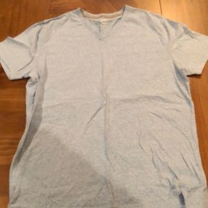 Old Navy v neck shirt